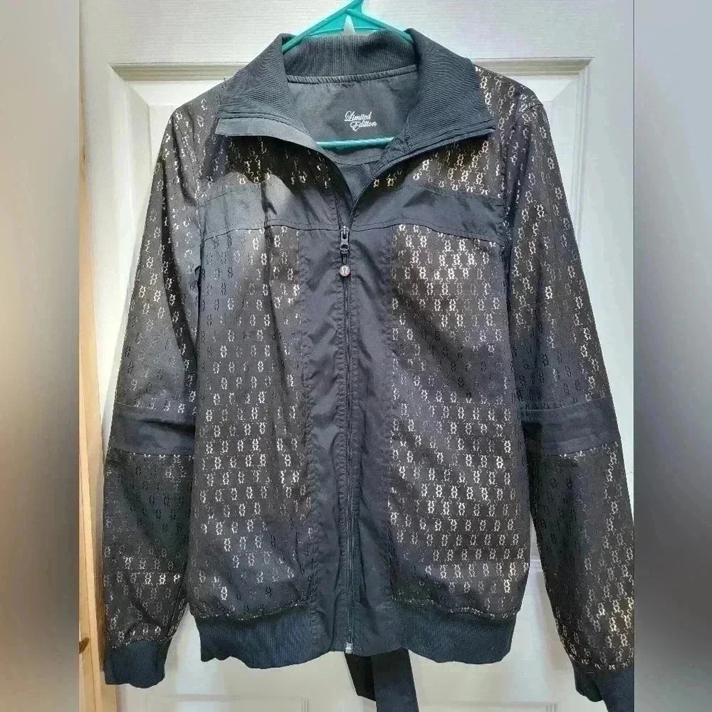Lululemon New Moves Limited Edition Gold Logo Belted Coat- Size 8 ladies